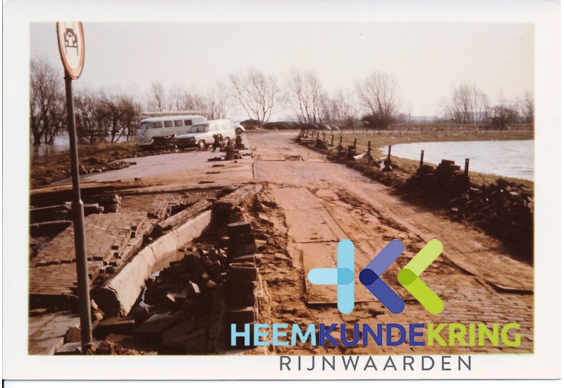 Tolkamer Byland Hoogwater schade aan de weg F00000227